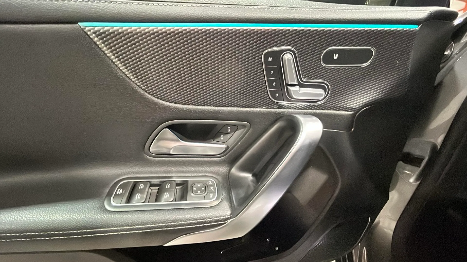 Mercedes-Benz Clase A Sedán A 220 4MATIC - foto 10