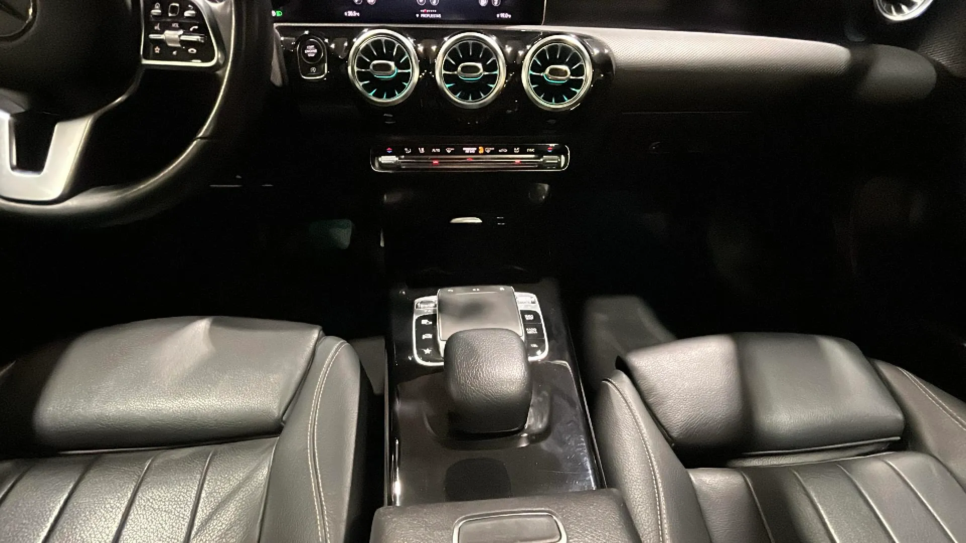 Mercedes-Benz Clase A Sedán A 220 4MATIC - foto 19