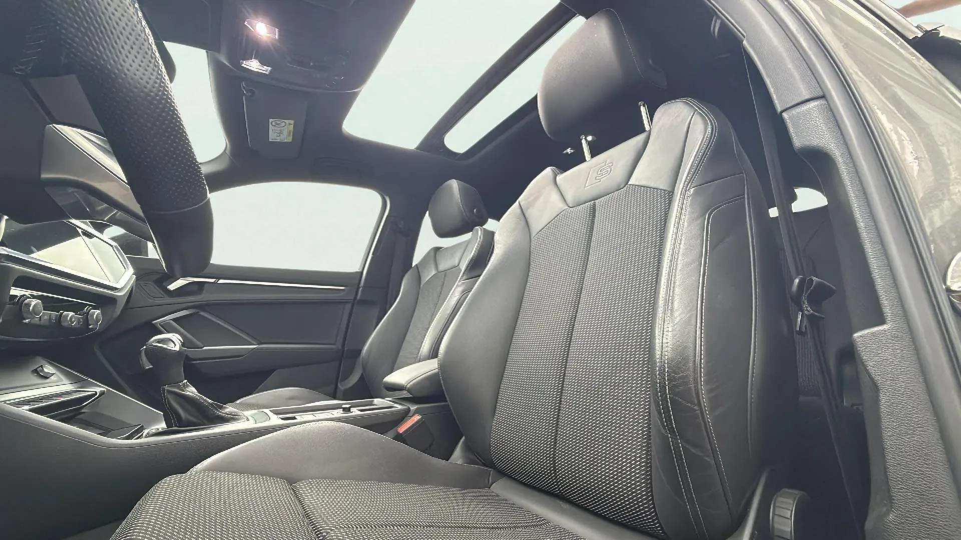 Audi Q3 35 TFSI S tronic Black Line - foto 34