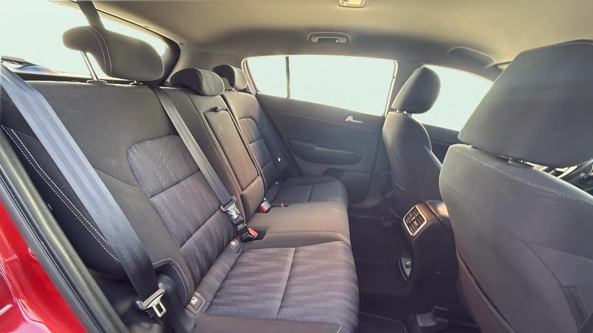 Kia Sportage 1.6 GDi Business 4x2 - foto 19