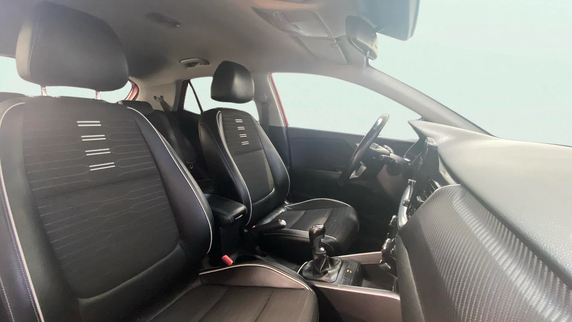 Kia Stonic 1.0 T-GDi MHEV iMT GT Line - foto 12
