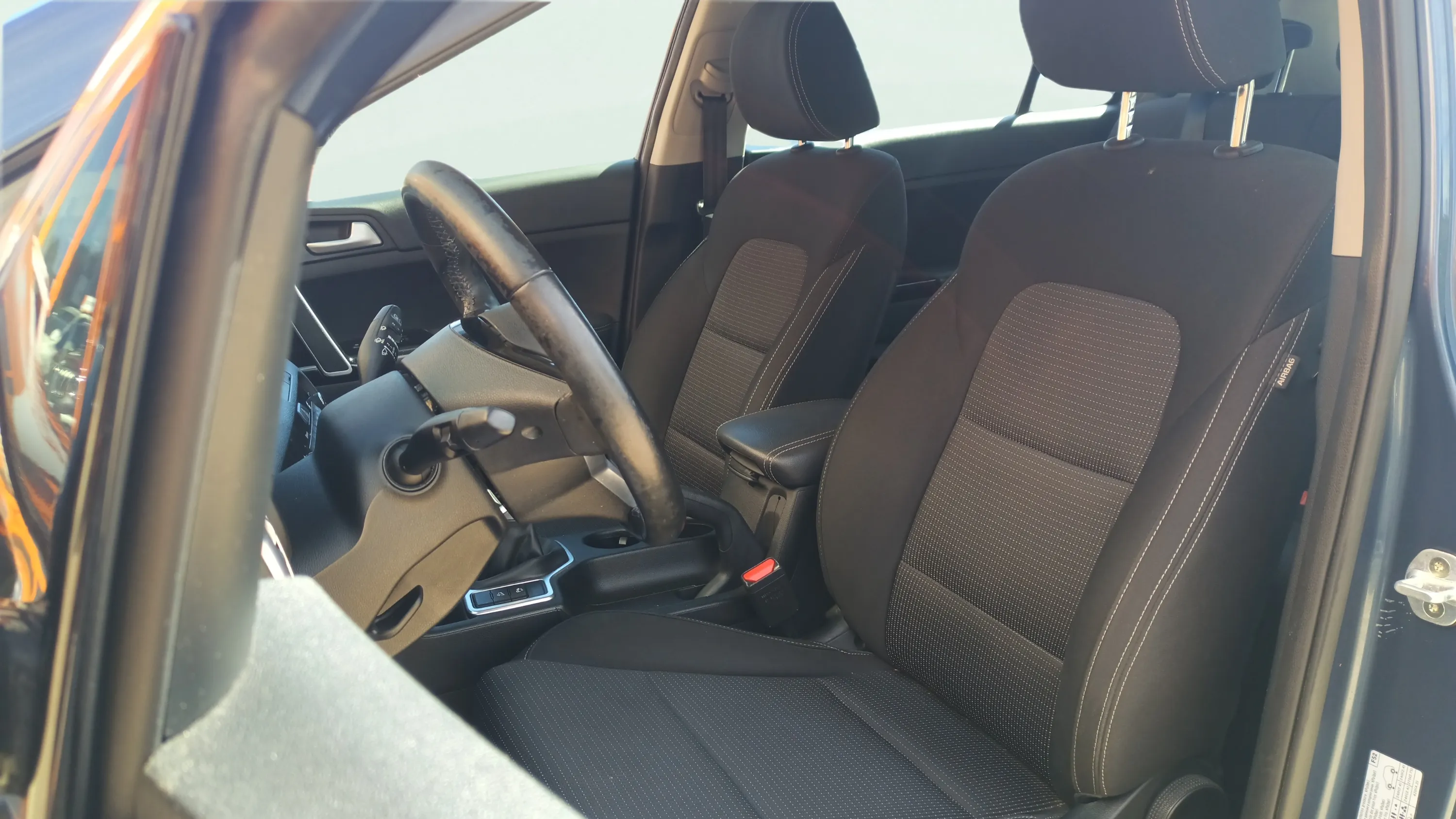 Kia Sportage 1.6 GDi Business 4x2 - foto 9
