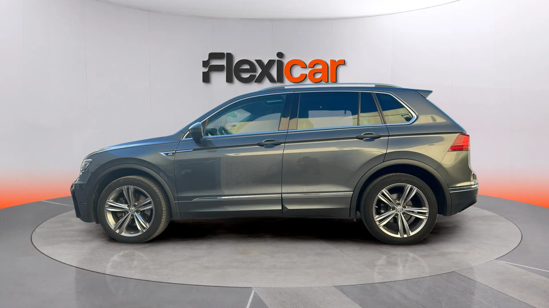 Volkswagen Tiguan Sport 2.0 TDI 4Motion DSG - foto 8