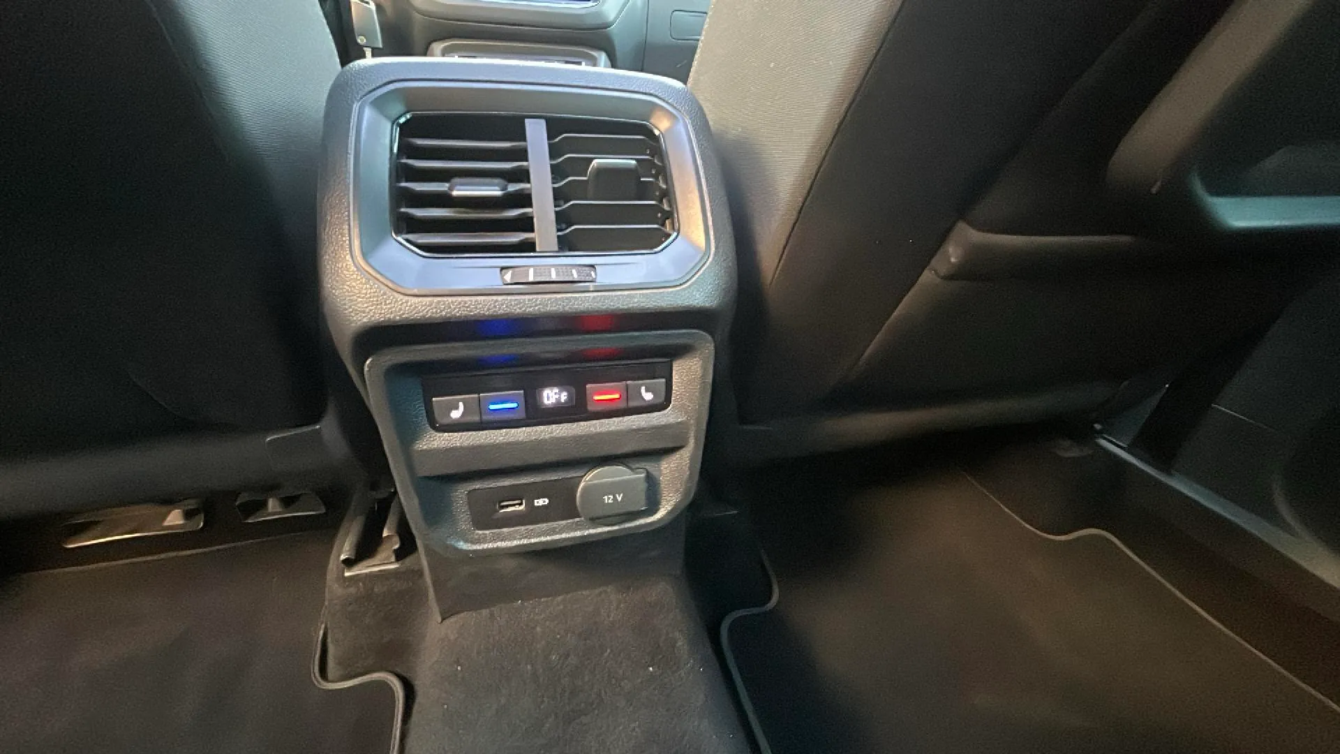Volkswagen Tiguan Sport 2.0 TDI 4Motion DSG - foto 16