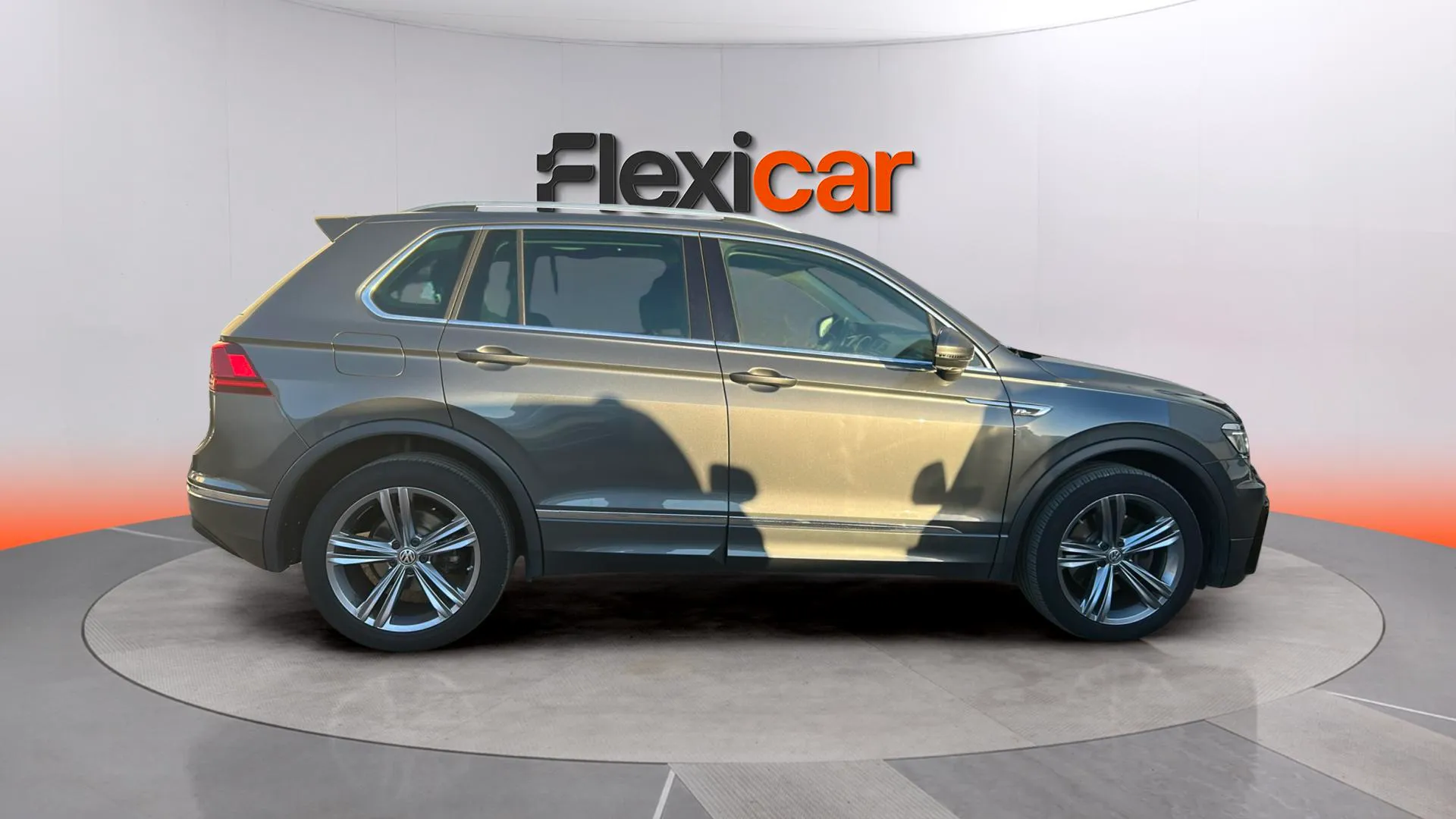 Volkswagen Tiguan Sport 2.0 TDI 4Motion DSG - foto 7