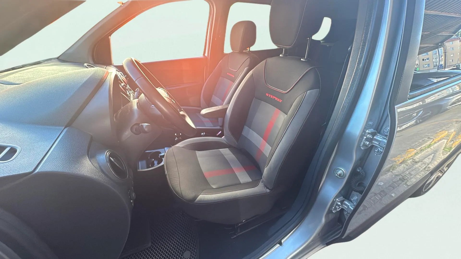 Dacia Lodgy SL Xplore Blue dCi 7Pl 18 - foto 12
