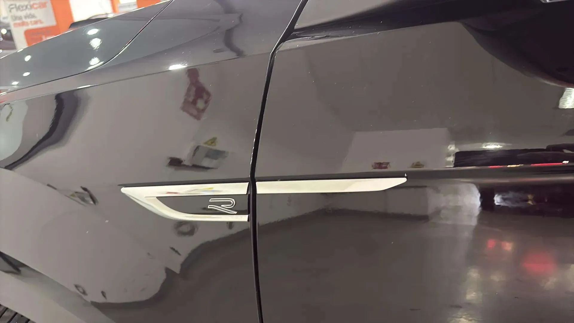 Volkswagen T-Roc R-Line 1.5 TSI DSG - foto 25