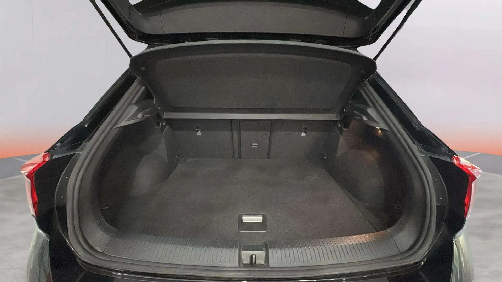 Volkswagen T-Roc R-Line 1.5 TSI DSG - foto 9