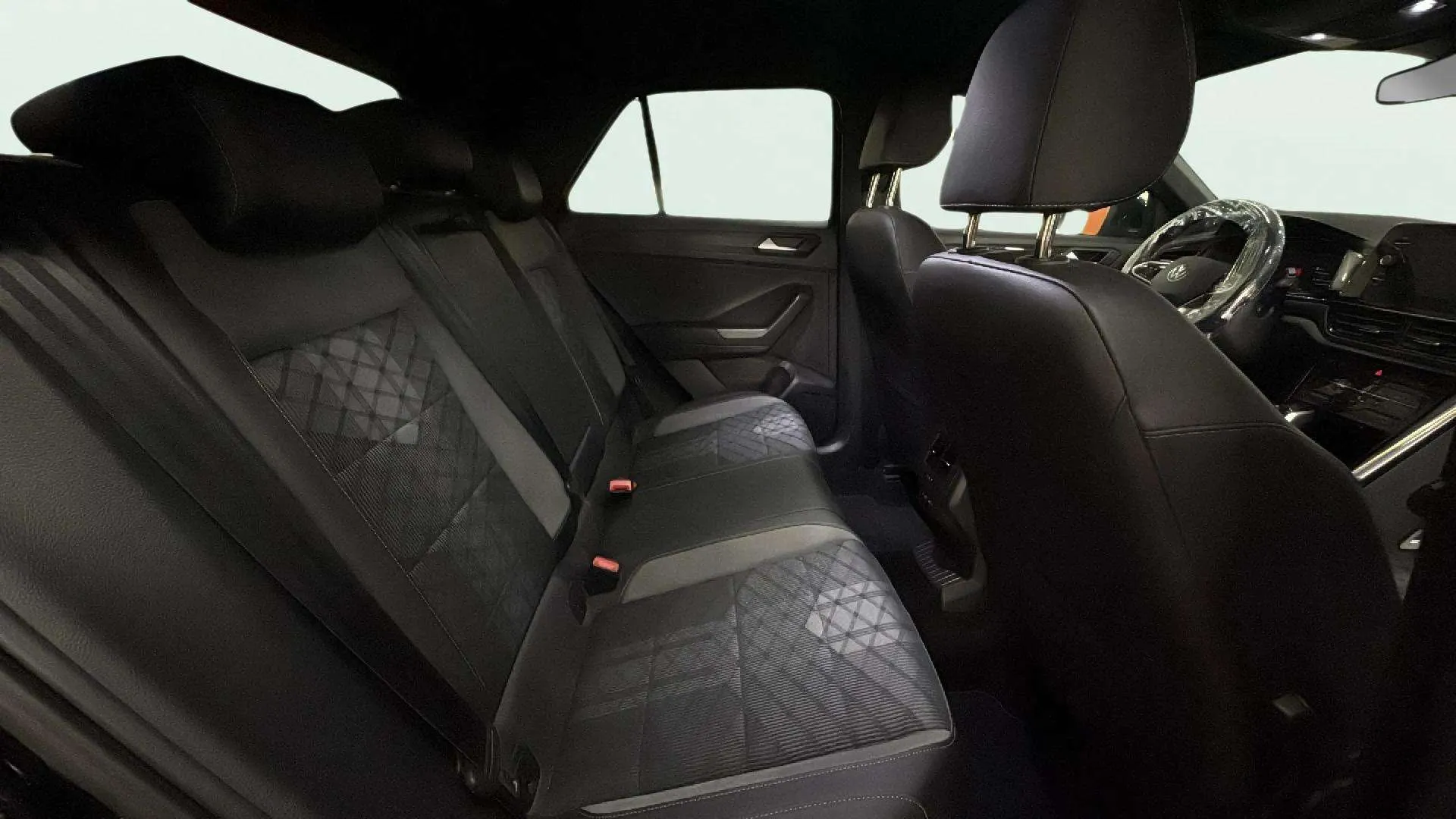 Volkswagen T-Roc R-Line 1.5 TSI DSG - foto 19