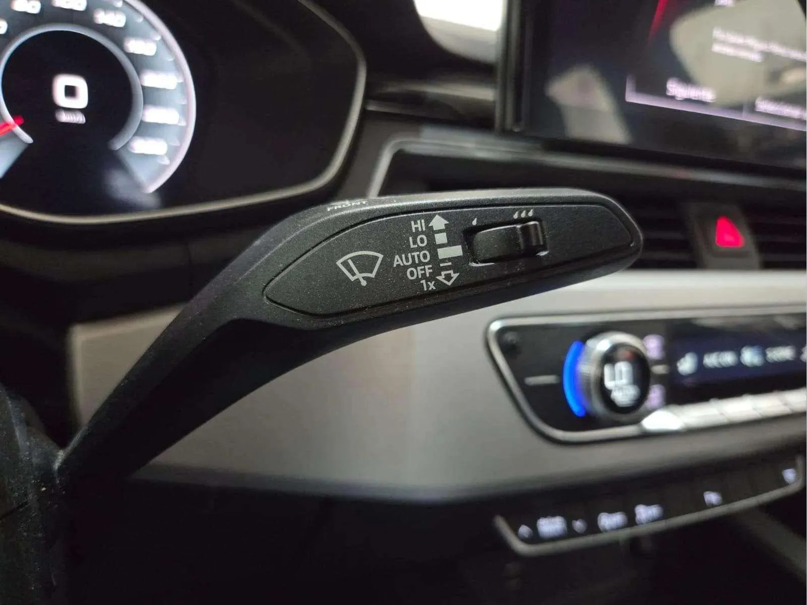 Audi A4 Avant S line 40 TDI S tronic - foto 33
