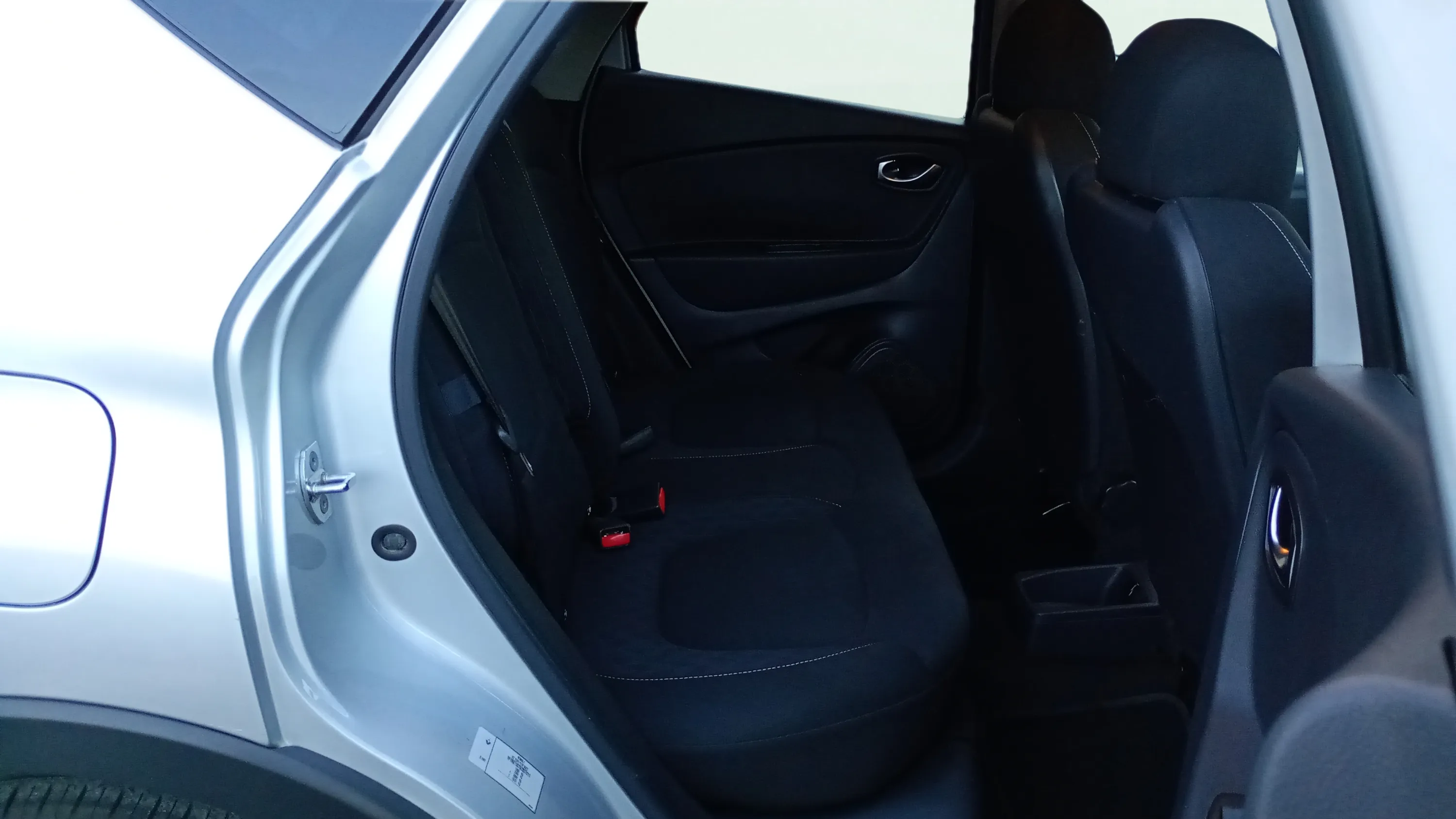 Renault Captur Limited TCe -18 - foto 15