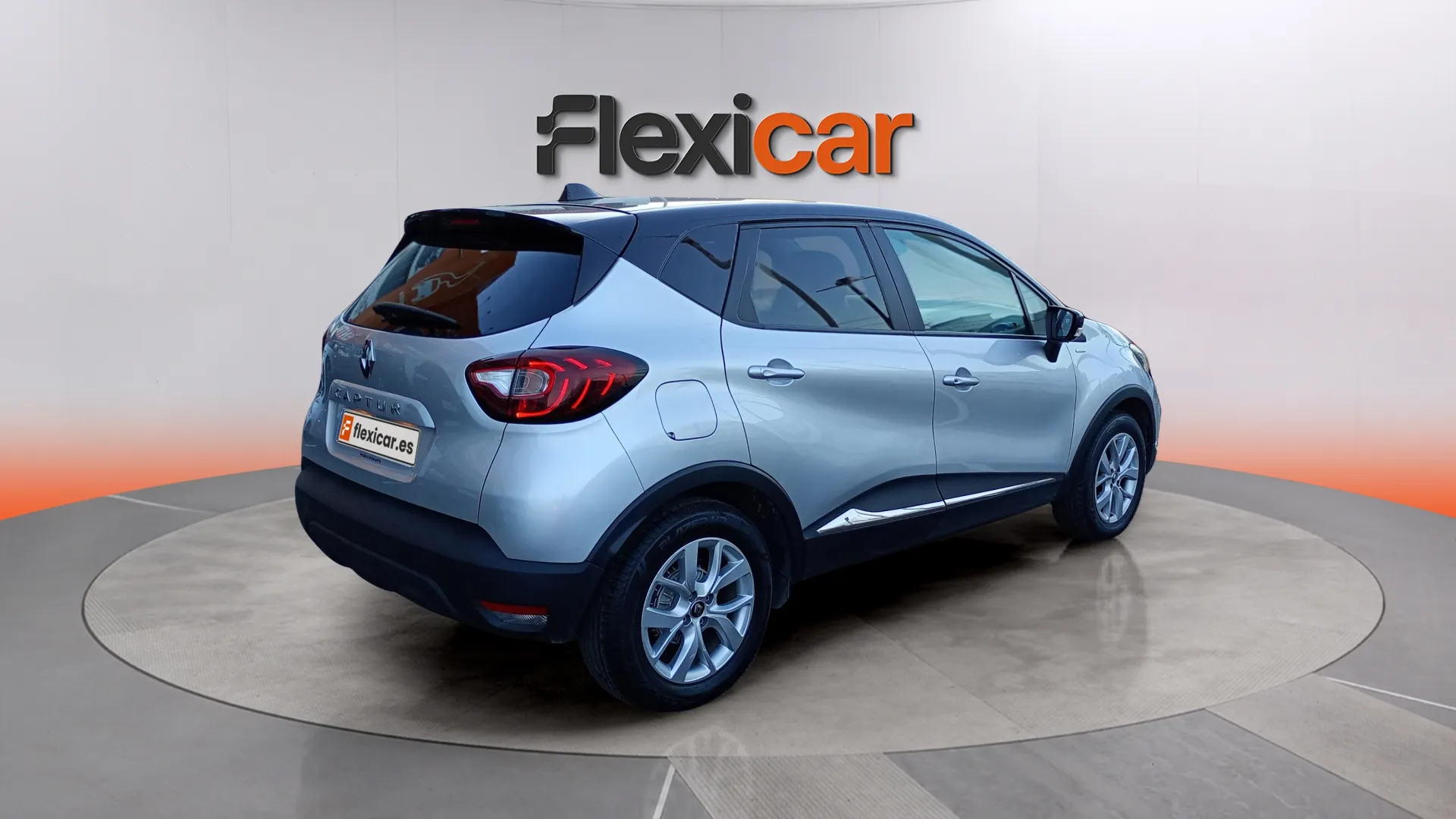 Renault Captur Limited TCe -18 - foto 7