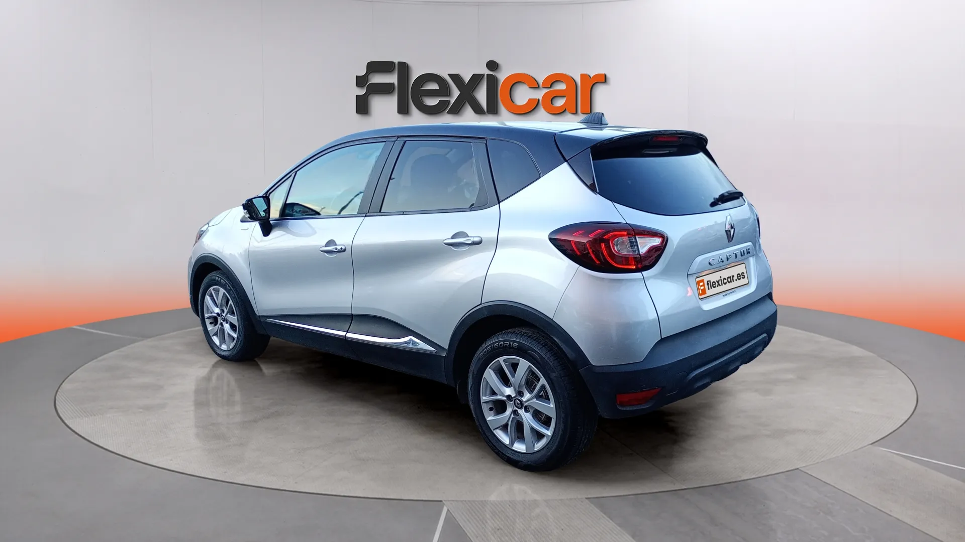 Renault Captur Limited TCe -18 - foto 5