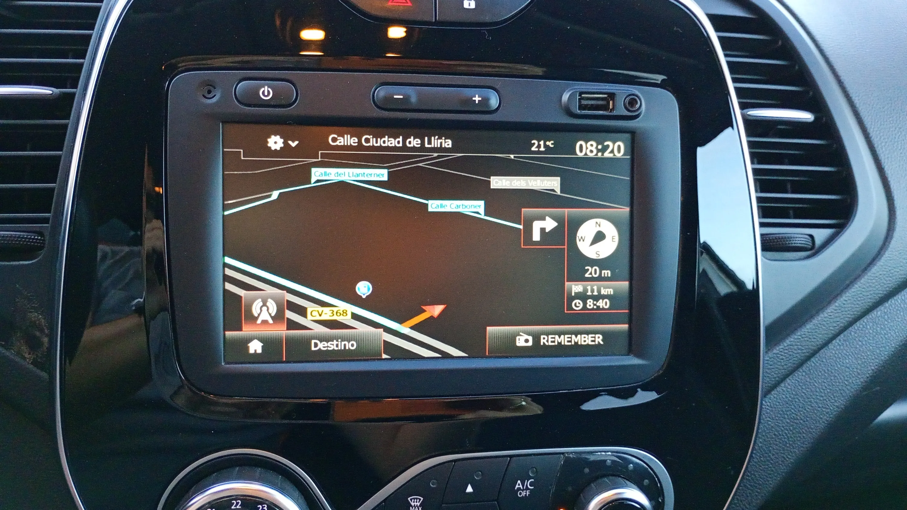 Renault Captur Limited TCe -18 - foto 26