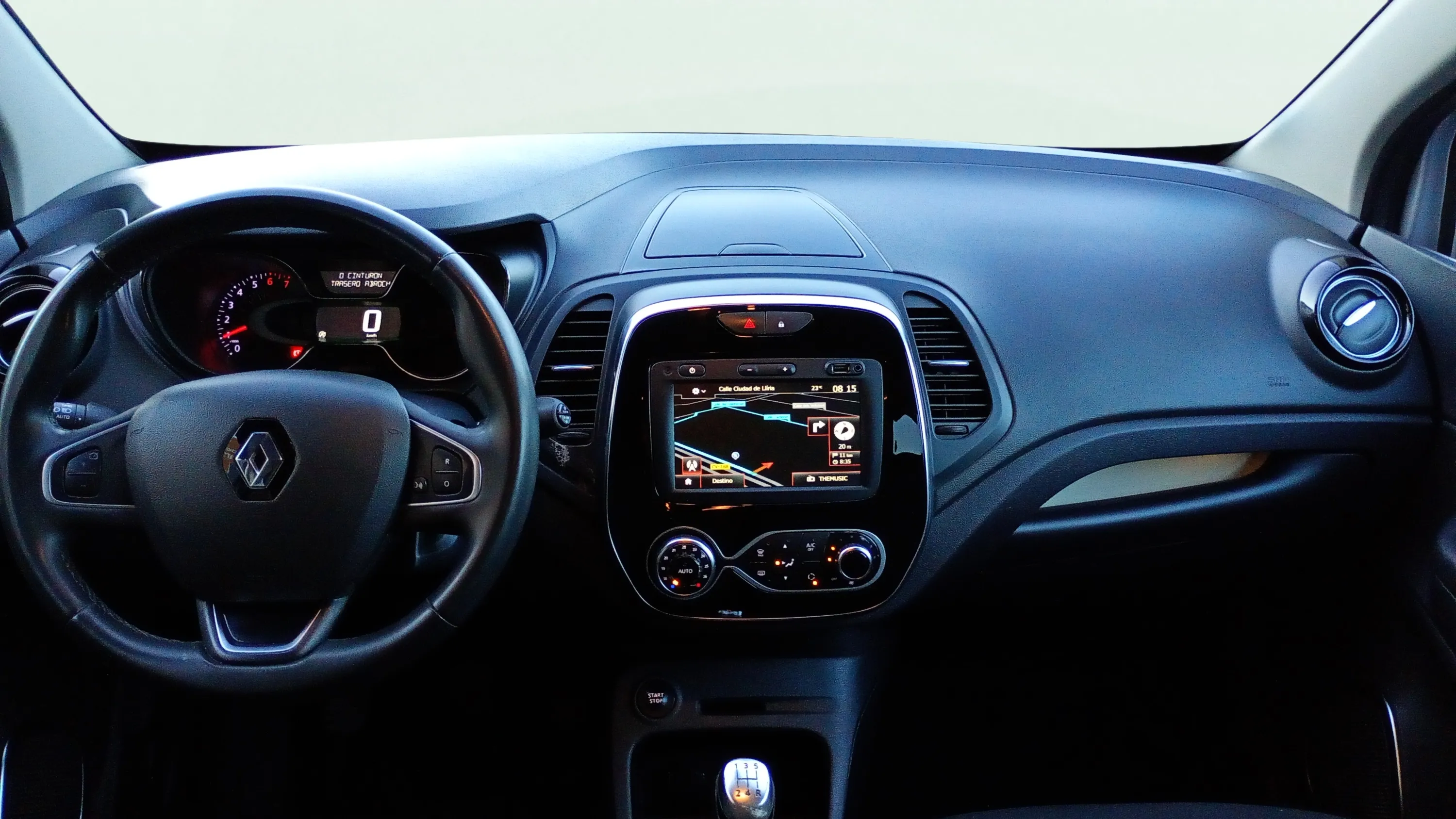 Renault Captur Limited TCe -18 - foto 10