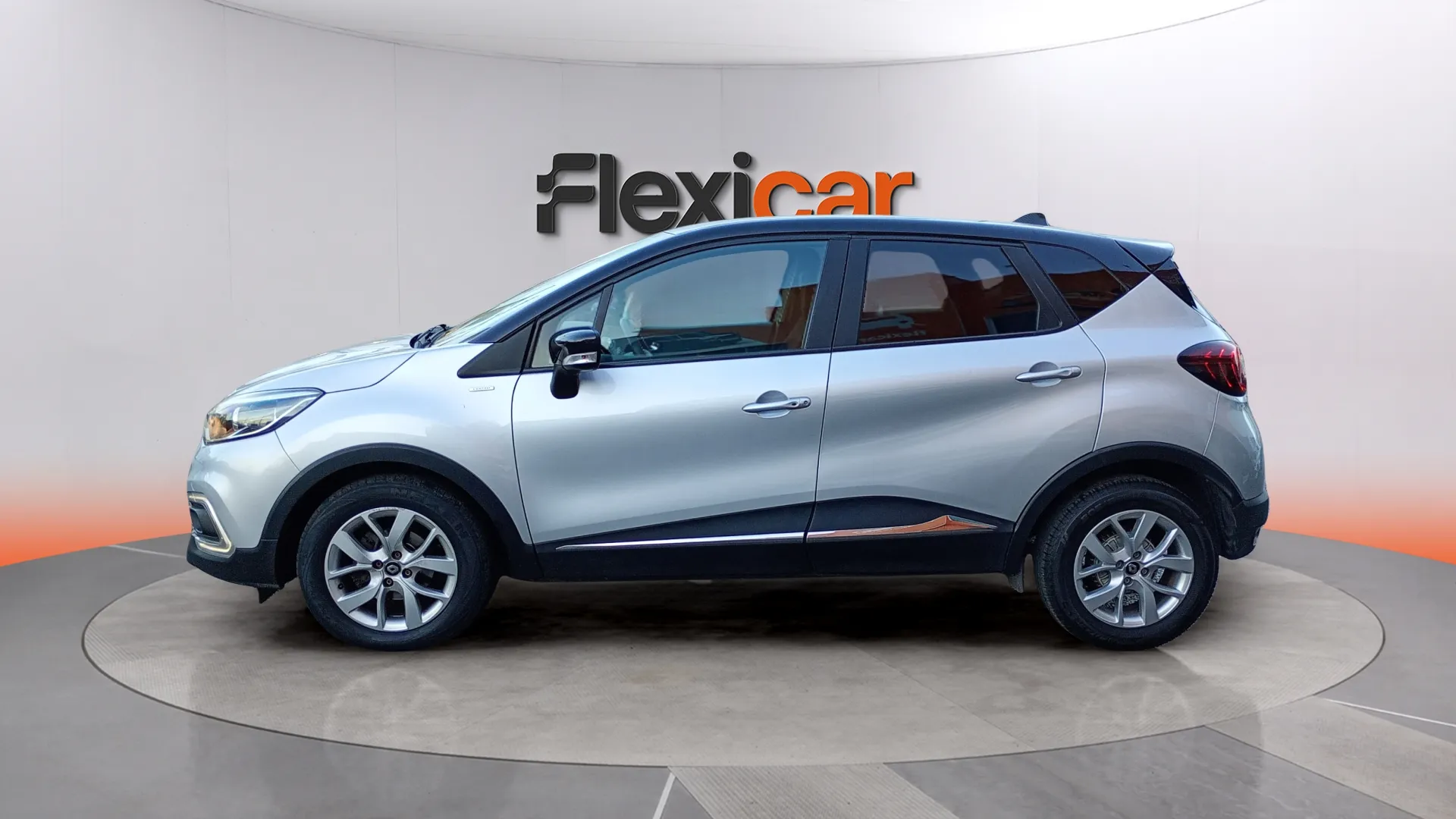 Renault Captur Limited TCe -18 - foto 4