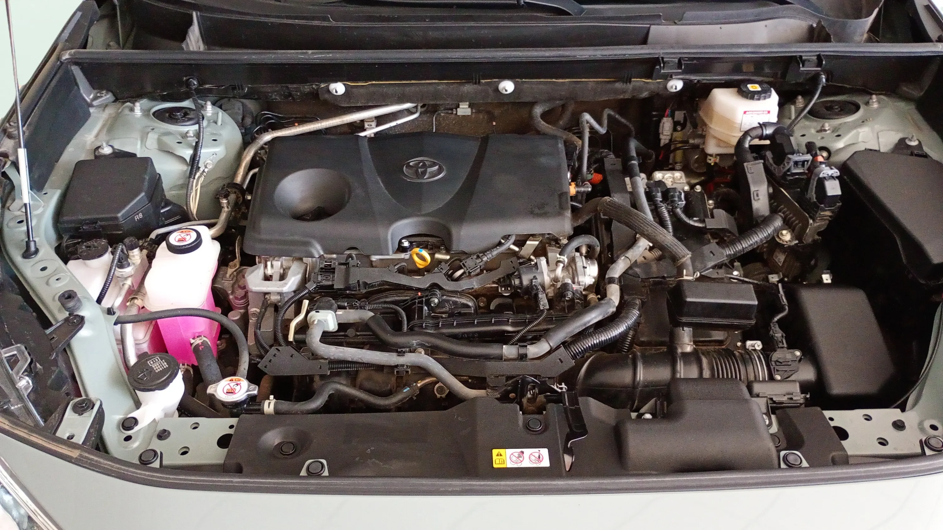 Toyota RAV4 2.5l 220H Advance 4WD - foto 28
