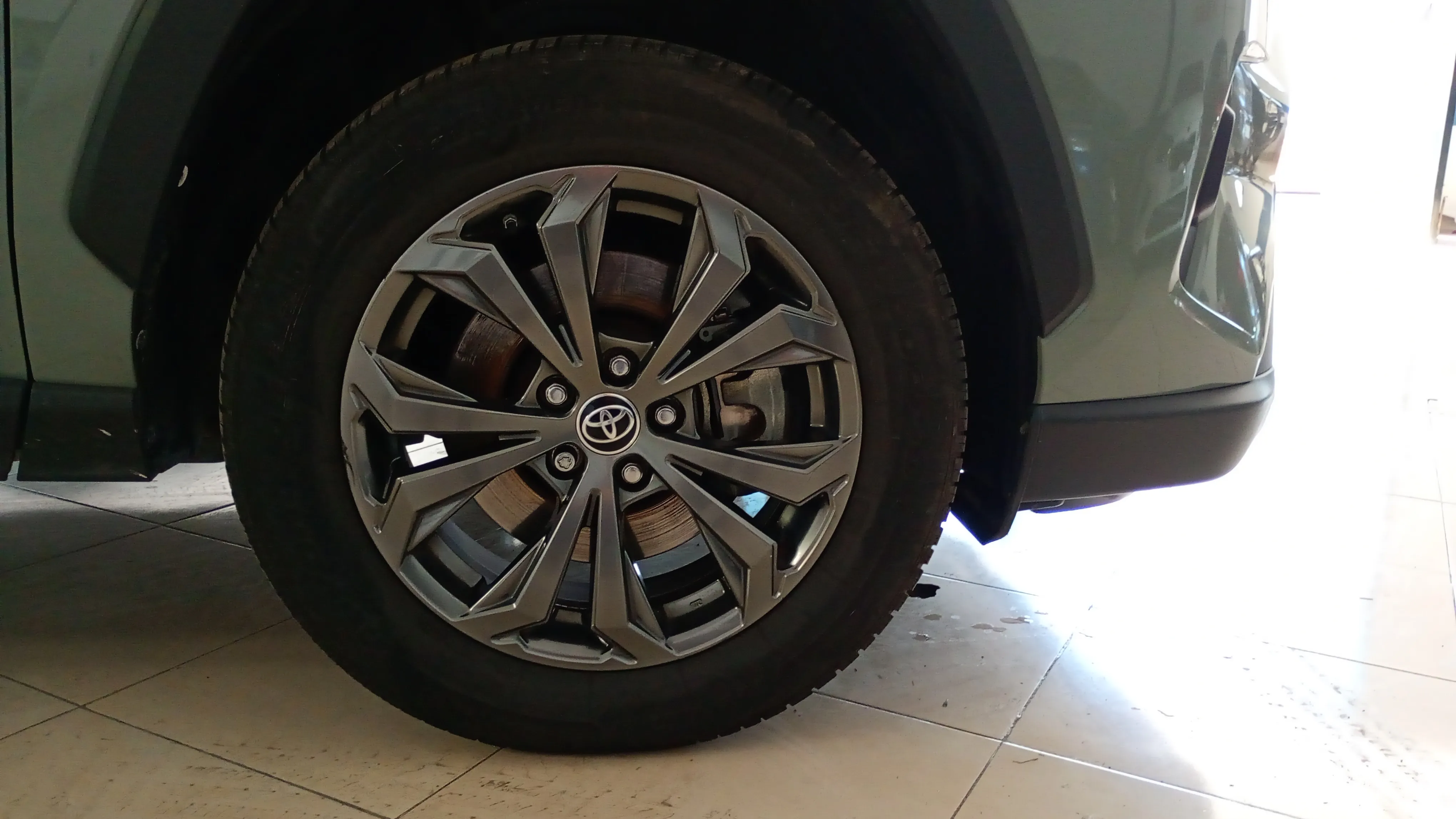 Toyota RAV4 2.5l 220H Advance 4WD - foto 27