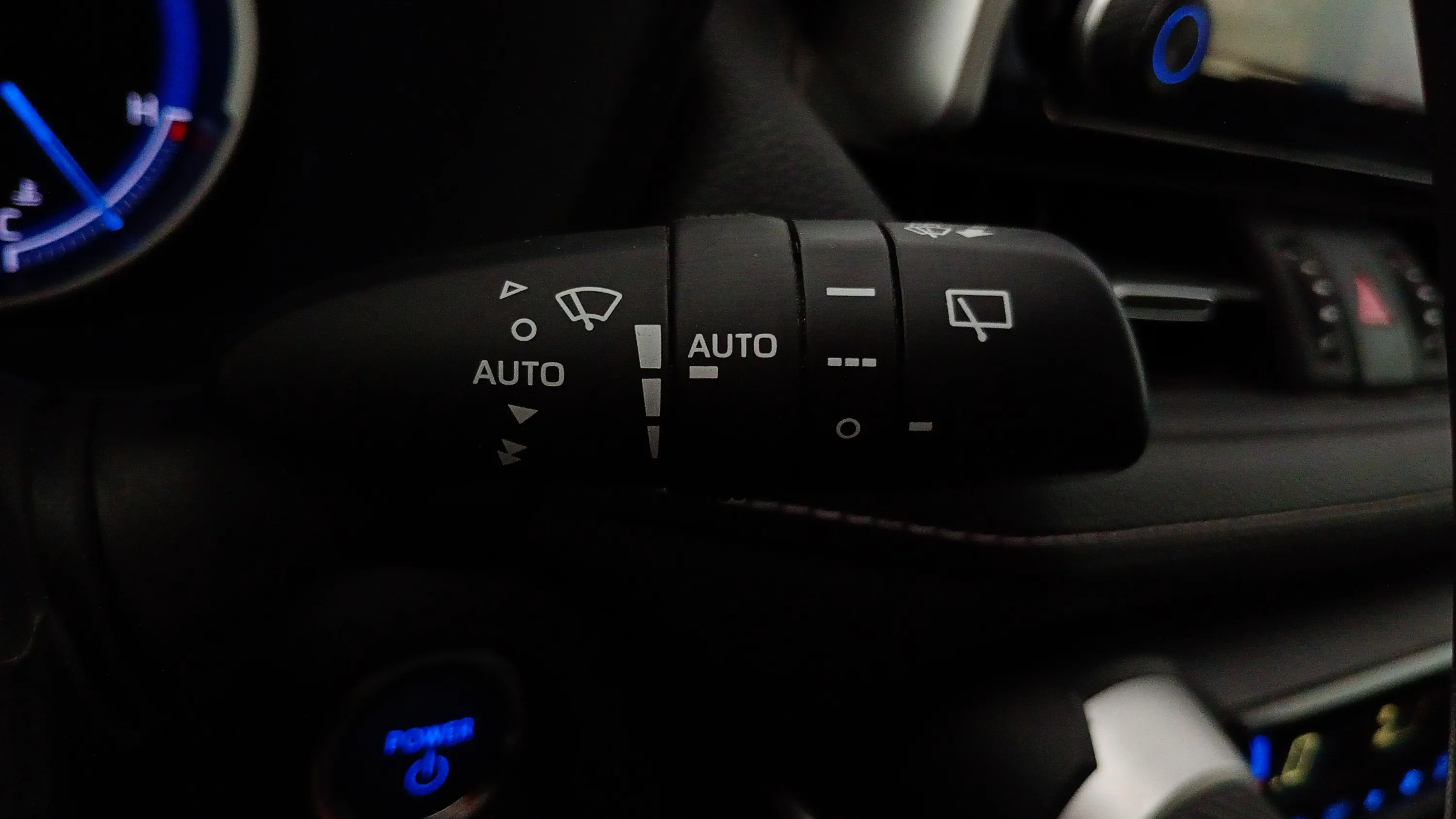 Toyota RAV4 2.5l 220H Advance 4WD - foto 20