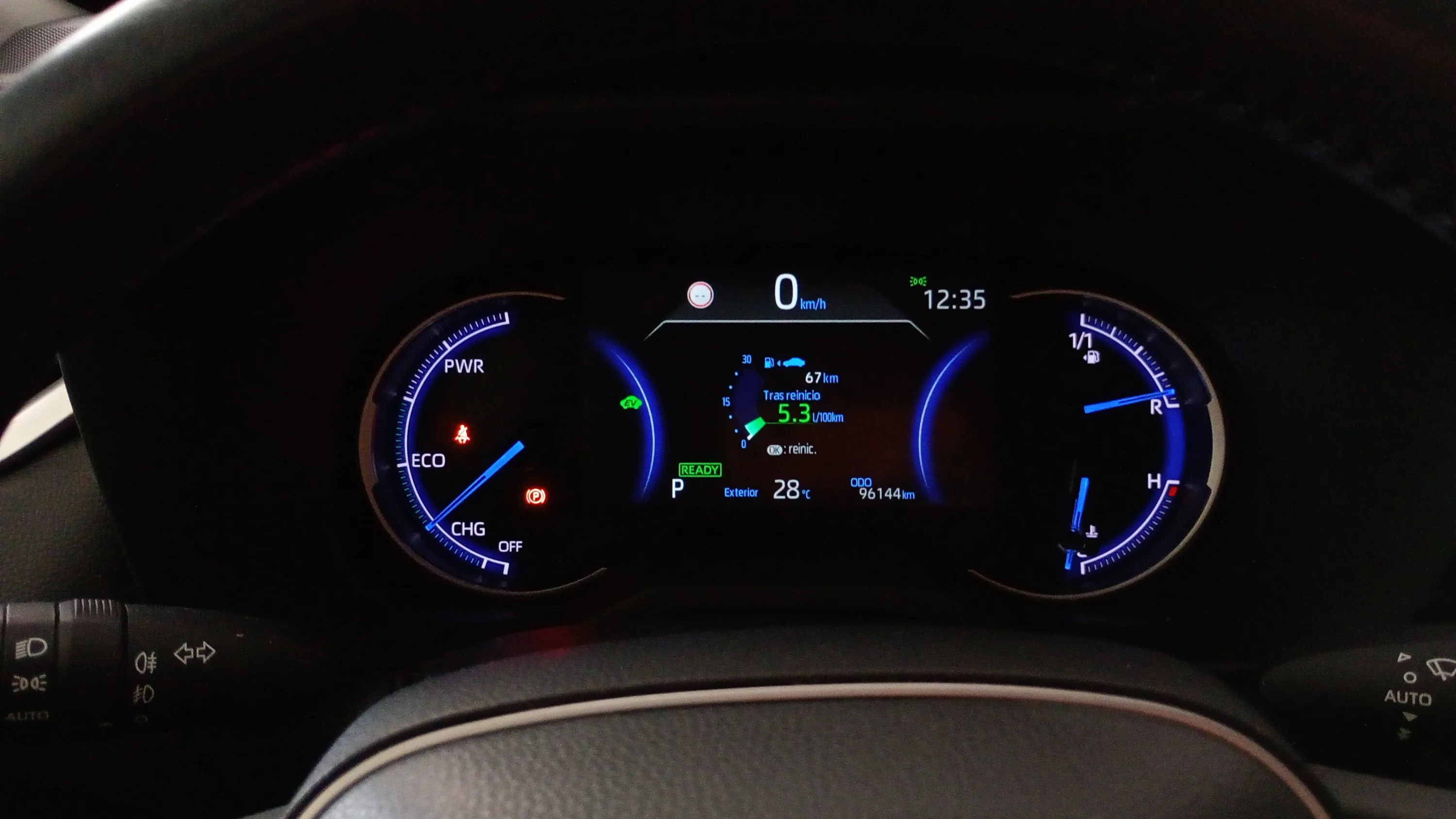 Toyota RAV4 2.5l 220H Advance 4WD - foto 9