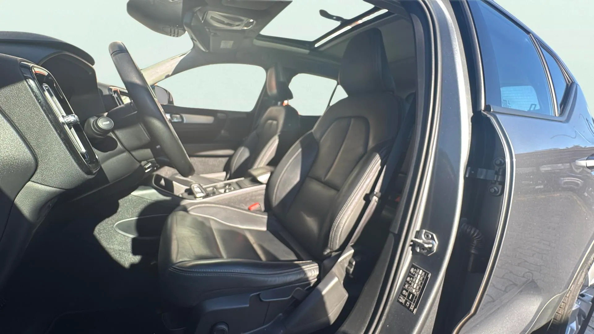 Volvo XC40 2.0 D3 AWD Momentum - foto 14