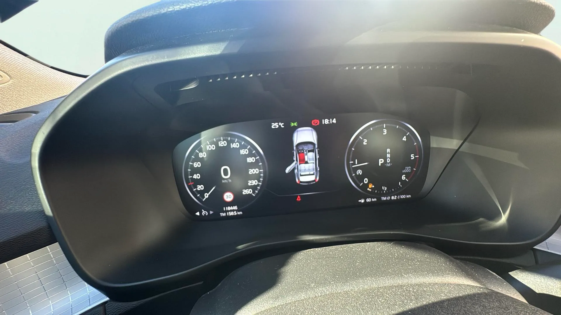 Volvo XC40 2.0 D3 AWD Momentum - foto 13