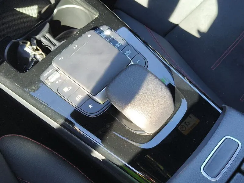 Mercedes-Benz Clase A 200 d - foto 12