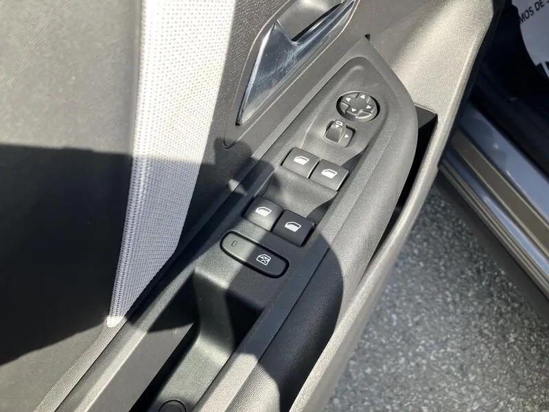 Citroën C4 1.2 PureTech AT8 6E - foto 12