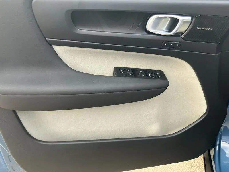 Volvo XC40 1.5 T5 Twin Recharge Plus Dark - foto 11