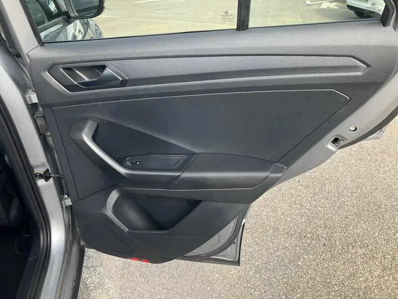 Volkswagen T-Roc R-Line 1.5 TSI DSG - foto 33