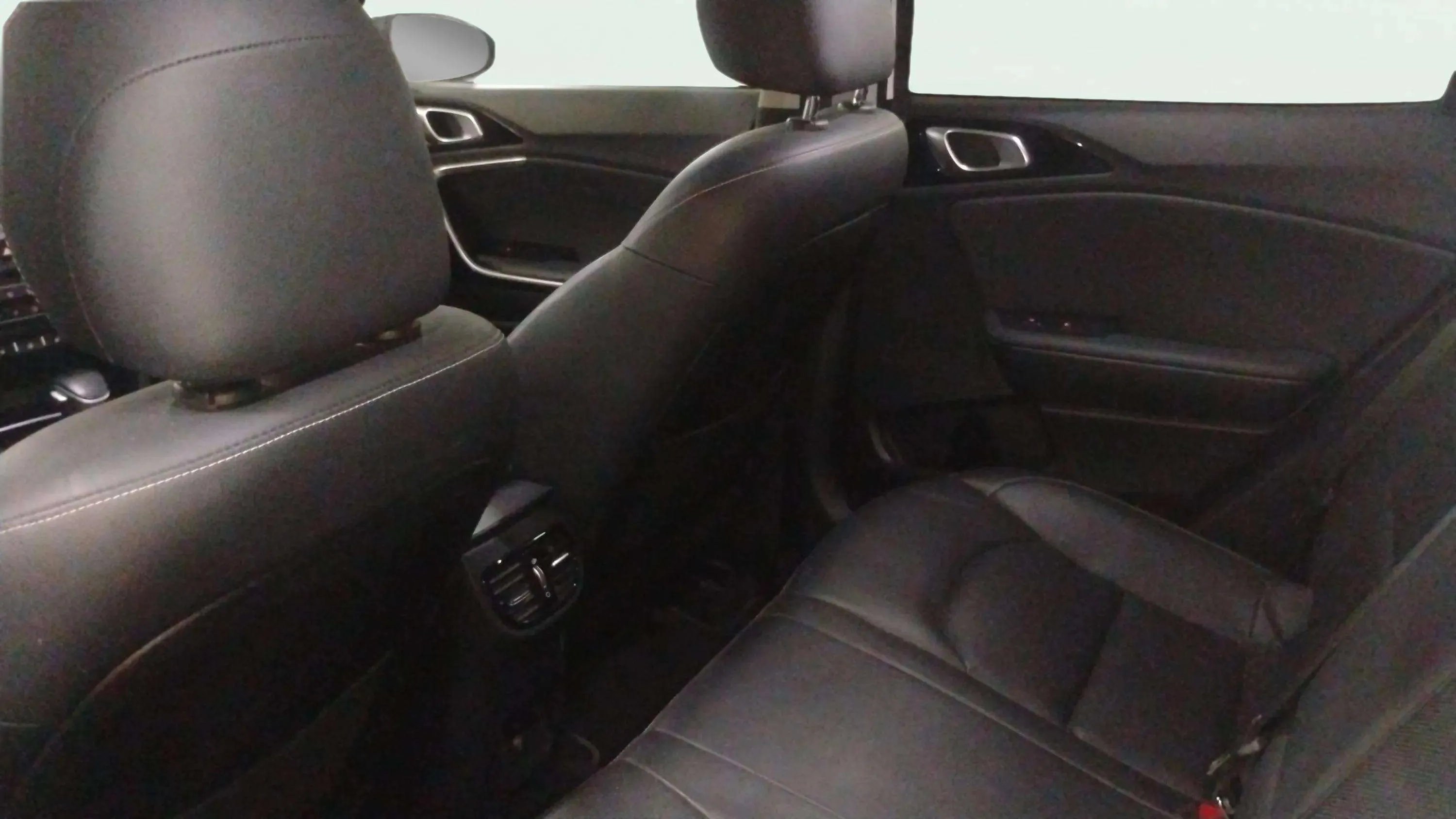 Kia XCeed 1.6 GDi PHEV E-Tech - foto 16