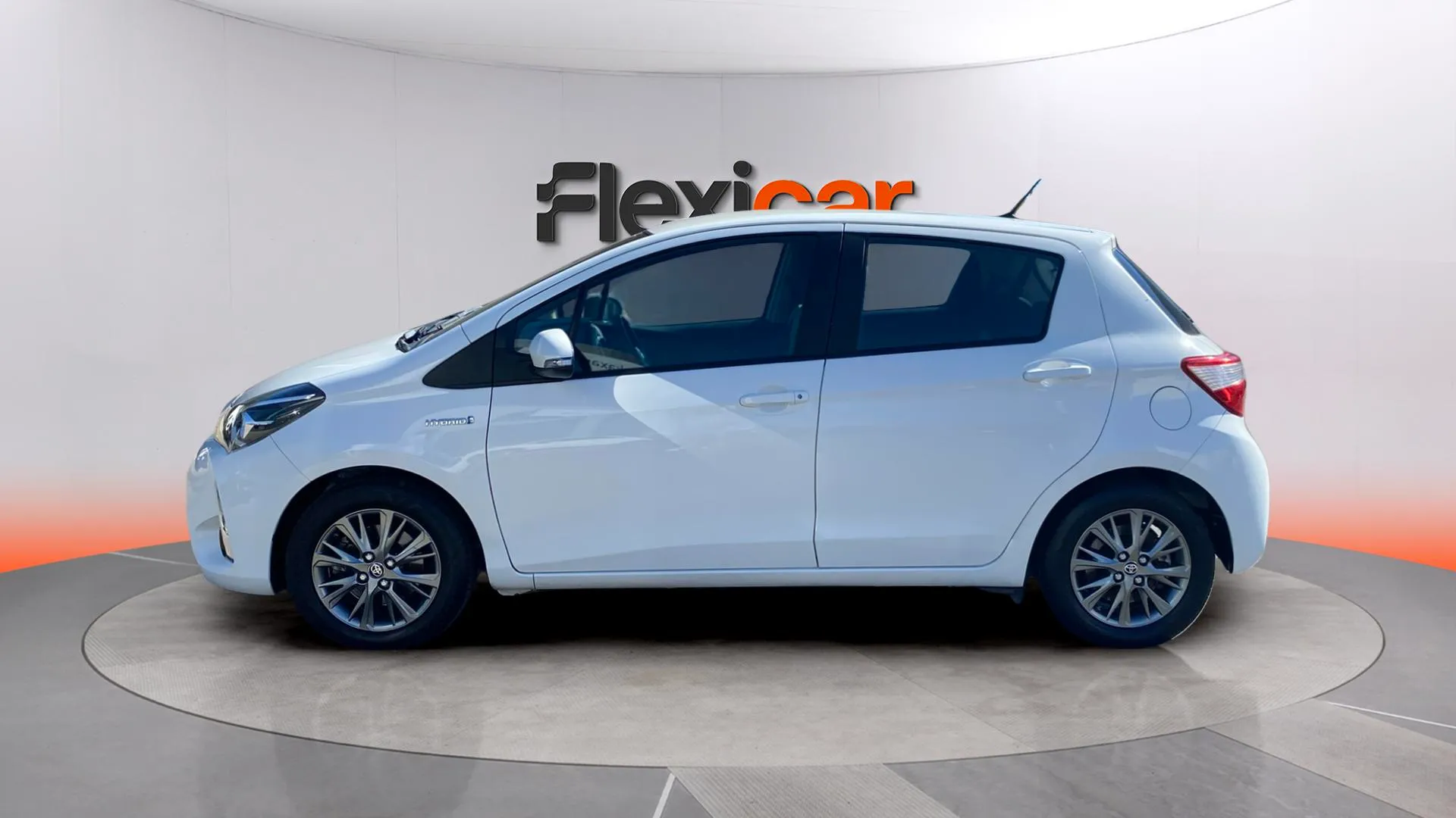 Toyota Yaris 1.5 100H Advance - foto 3