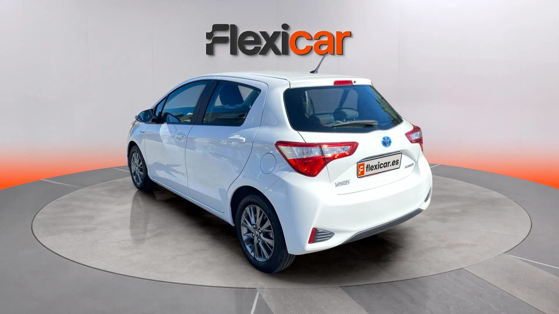 Toyota Yaris 1.5 100H Advance - foto 4