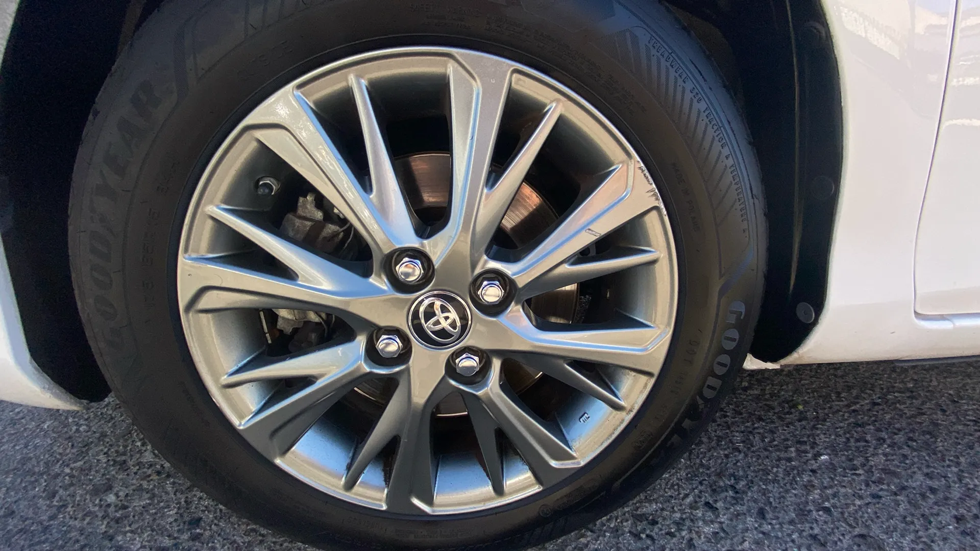 Toyota Yaris 1.5 100H Advance - foto 18