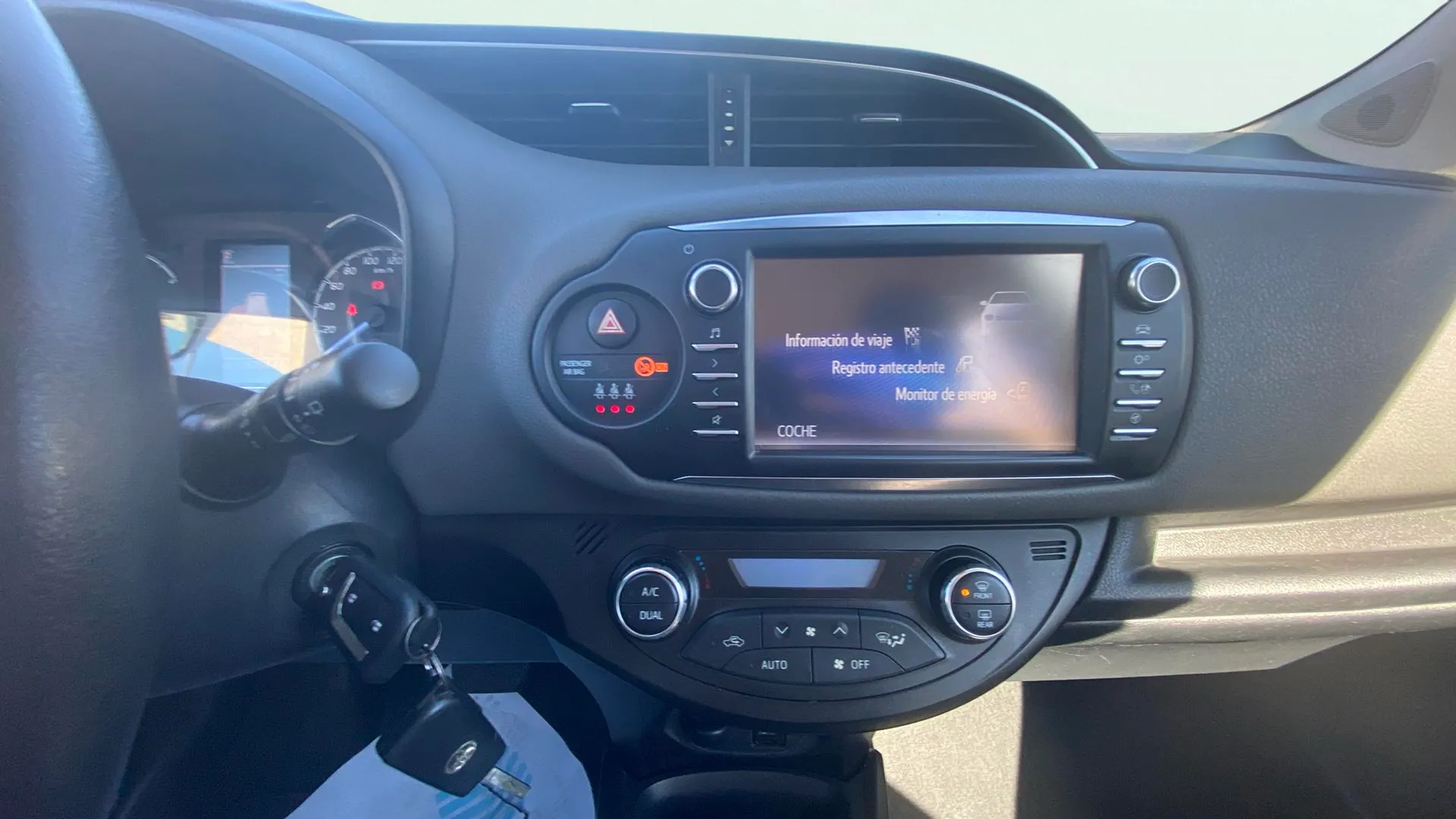 Toyota Yaris 1.5 100H Advance - foto 10