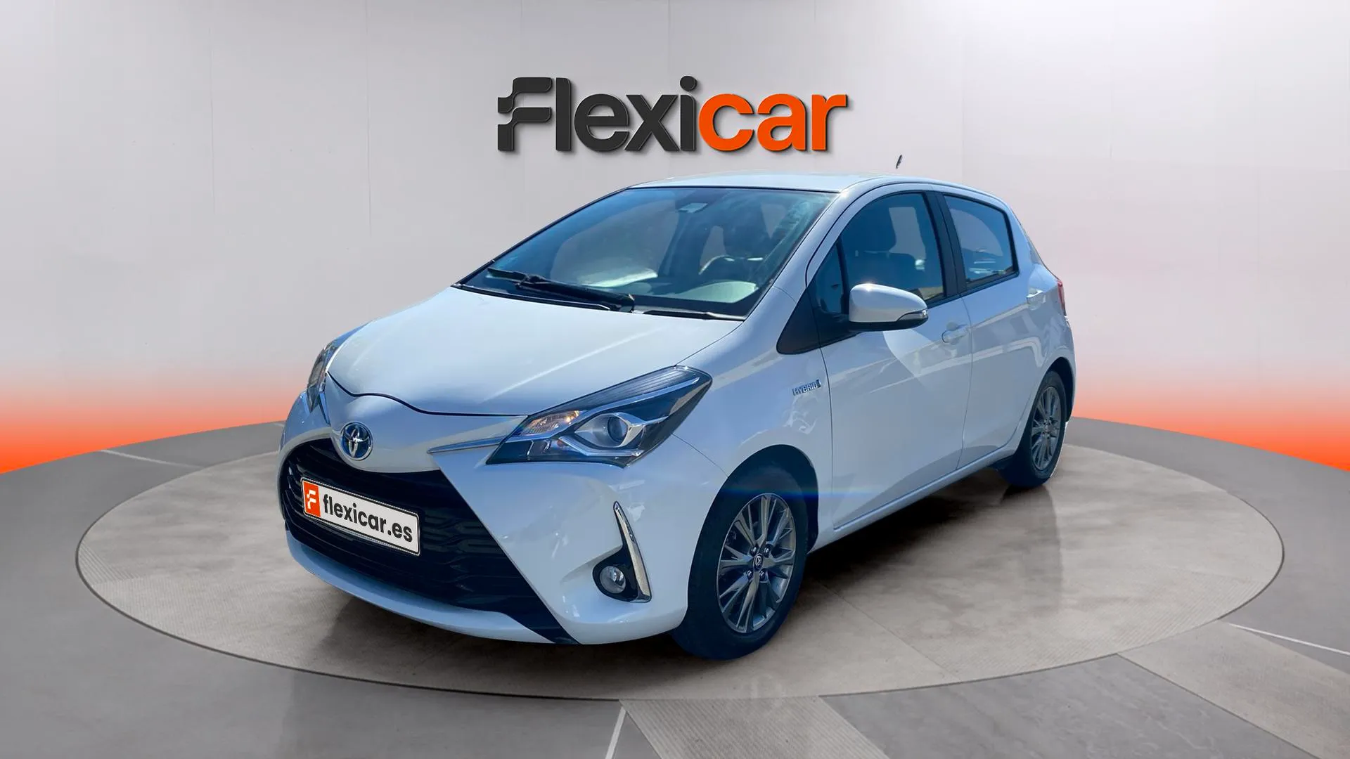 Toyota Yaris 1.5 100H Advance - foto 2