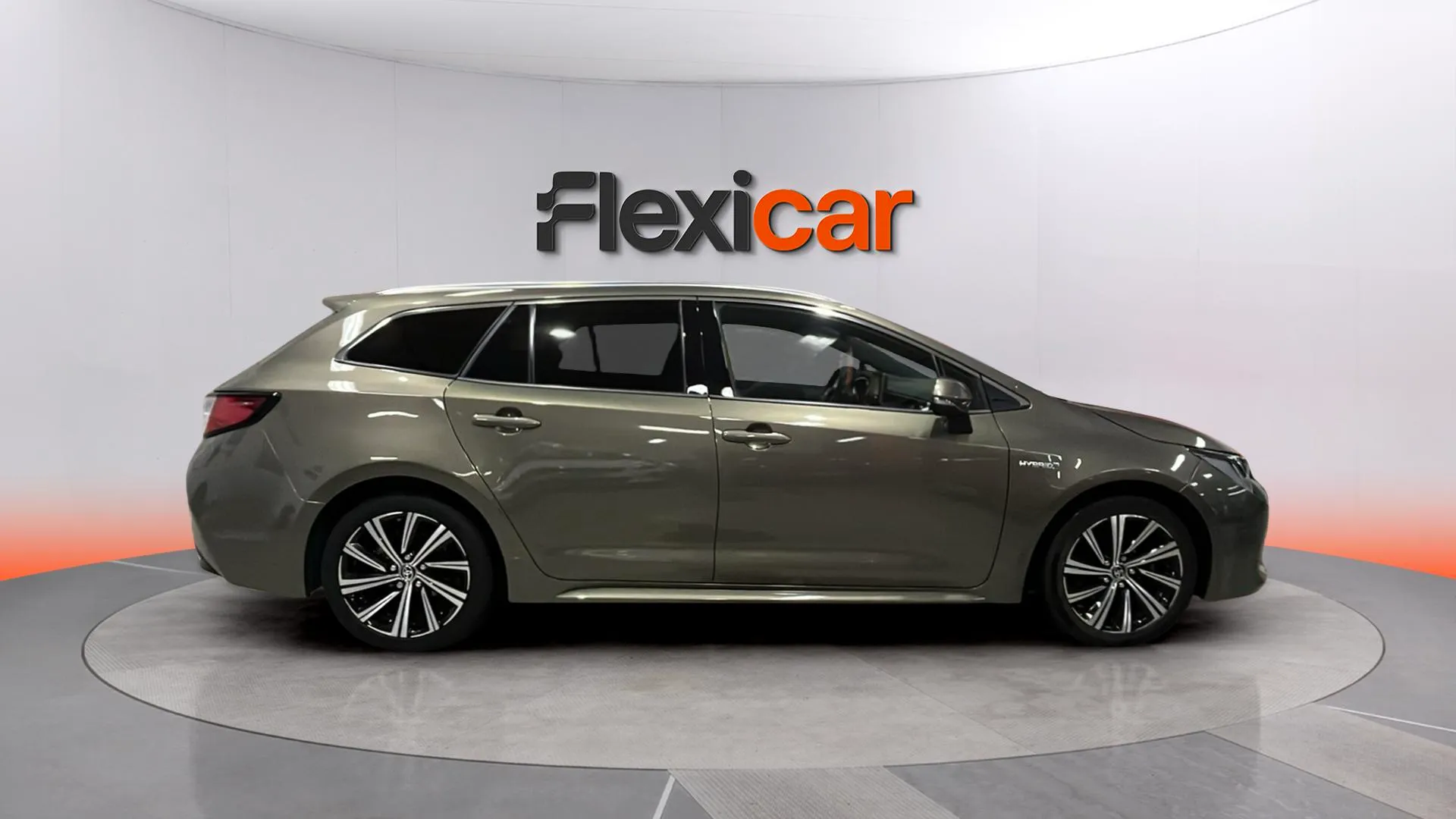 Toyota Corolla 2.0 180H Advance Luxury Touring Sport - foto 8