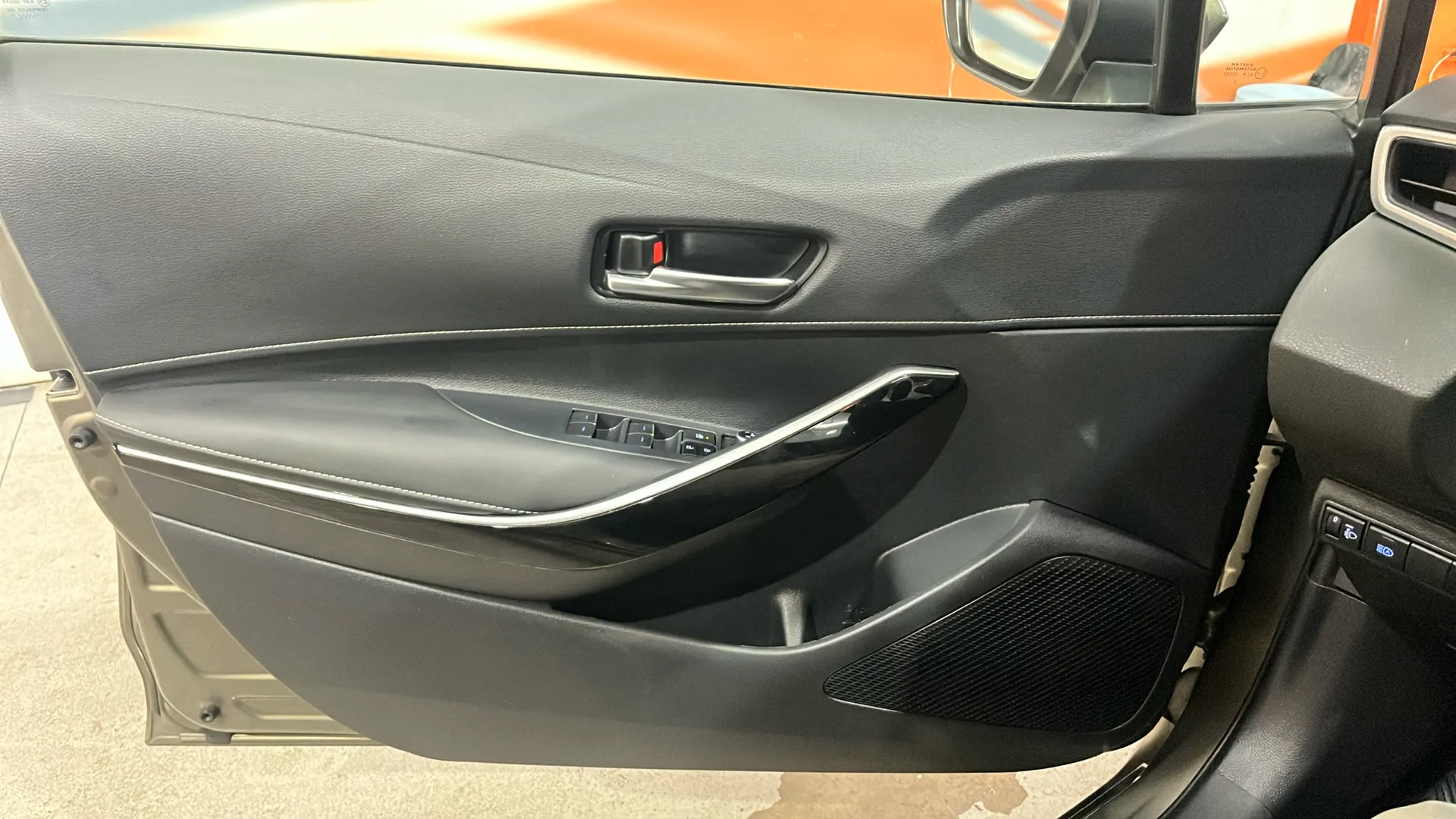 Toyota Corolla 2.0 180H Advance Luxury Touring Sport - foto 15