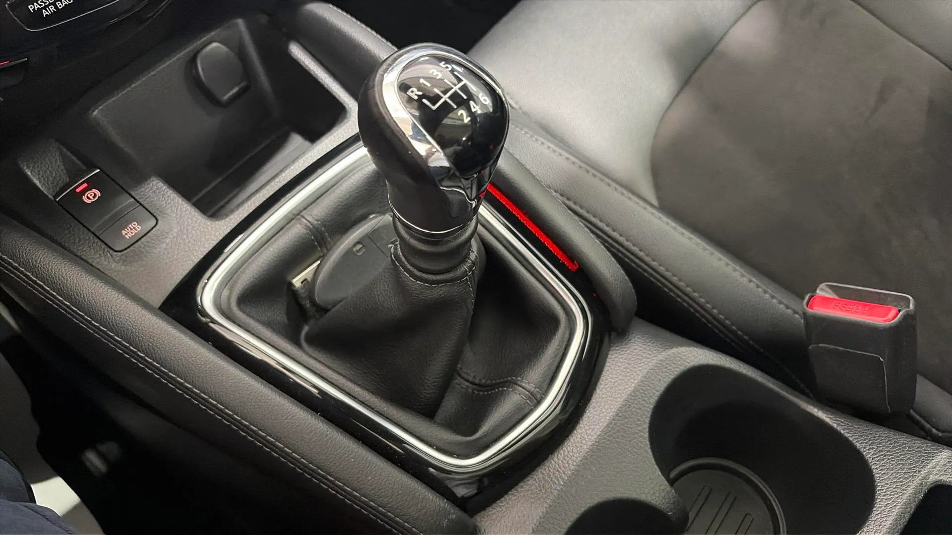 Nissan Qashqai DIG-T E6D N-TEC - foto 25