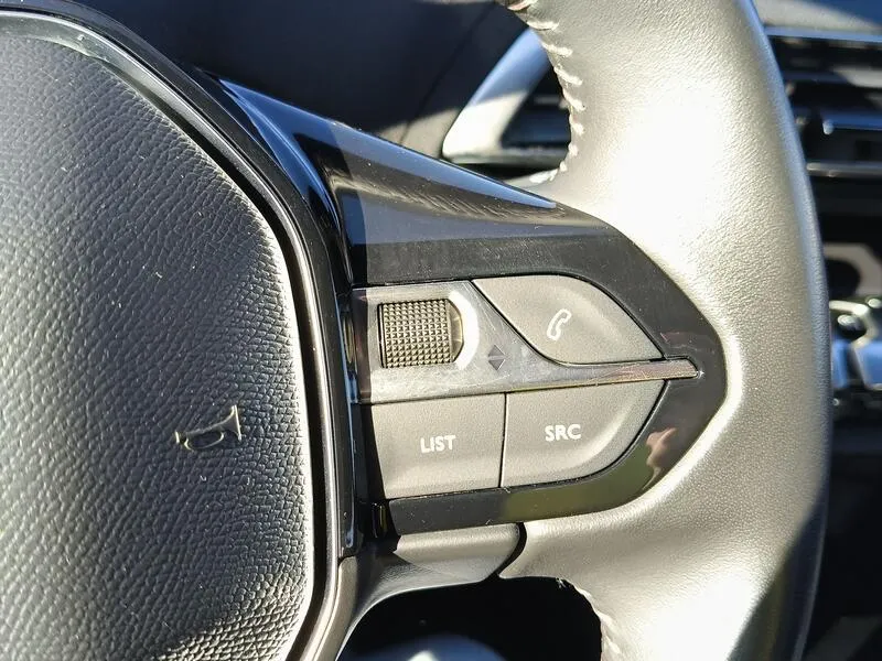 Peugeot 3008 1.2 PureTech Active Pack - foto 24