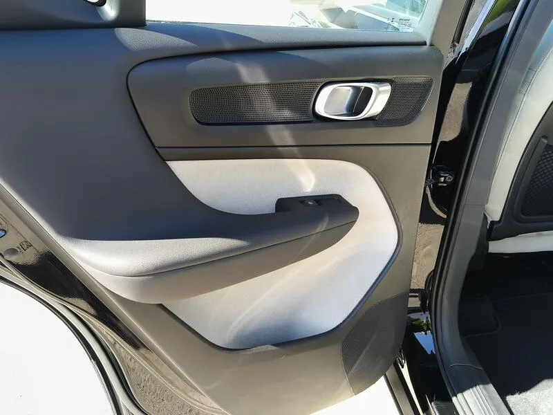 Volvo XC40 2.0 B3 G Core - foto 36