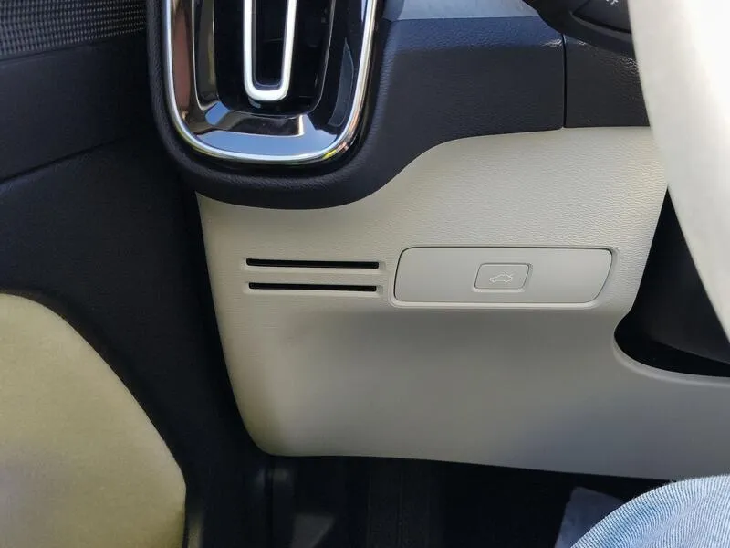 Volvo XC40 2.0 B3 G Core - foto 28
