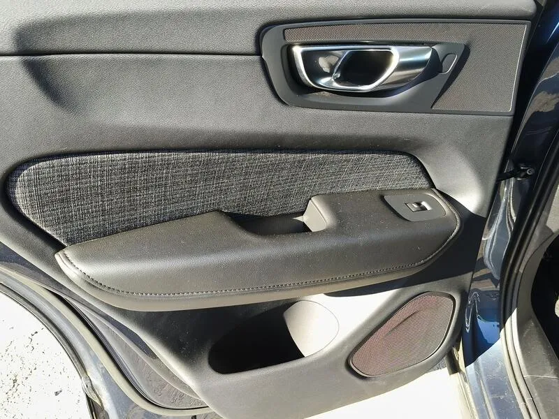 Volvo XC60 2.0 B4 D Core - foto 36