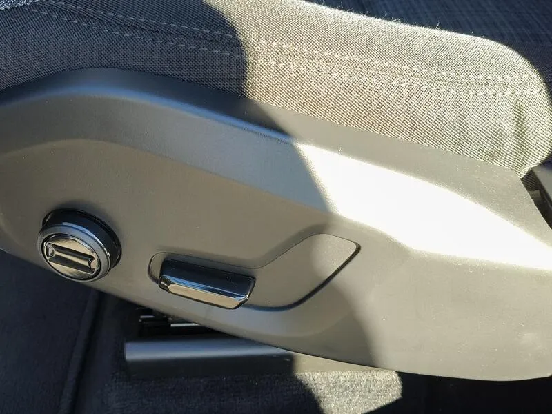 Volvo XC60 2.0 B4 D Core - foto 32