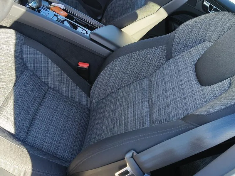 Volvo XC60 2.0 B4 D Core - foto 31