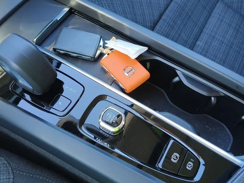 Volvo XC60 2.0 B4 D Core - foto 13