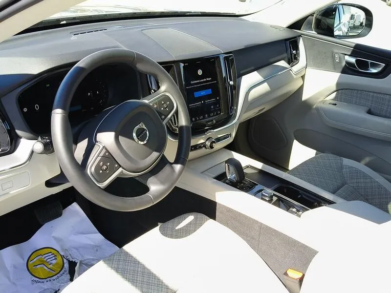 Volvo XC60 2.0 B4 D Core - foto 10