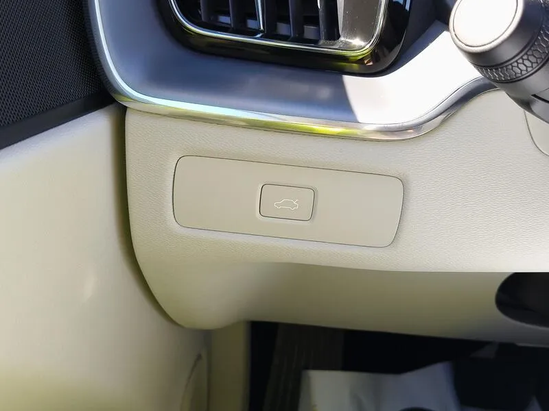 Volvo XC60 2.0 B4 D Core - foto 28