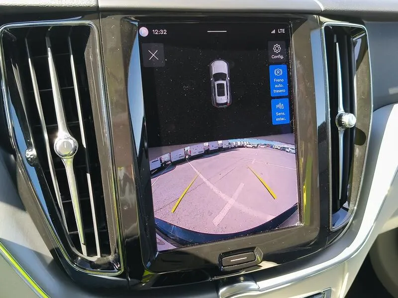 Volvo XC60 2.0 B4 D Core - foto 17