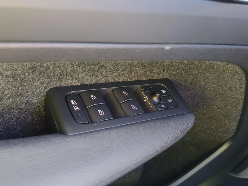 Volvo XC40 2.0 B3 G Core - foto 29